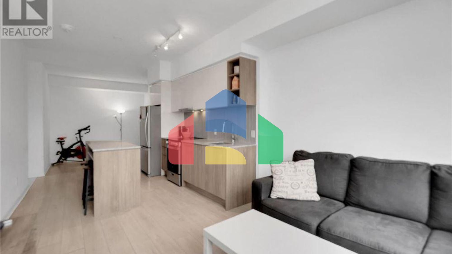 Residential - Condo/Apartment - Toronto, Canada - Canada