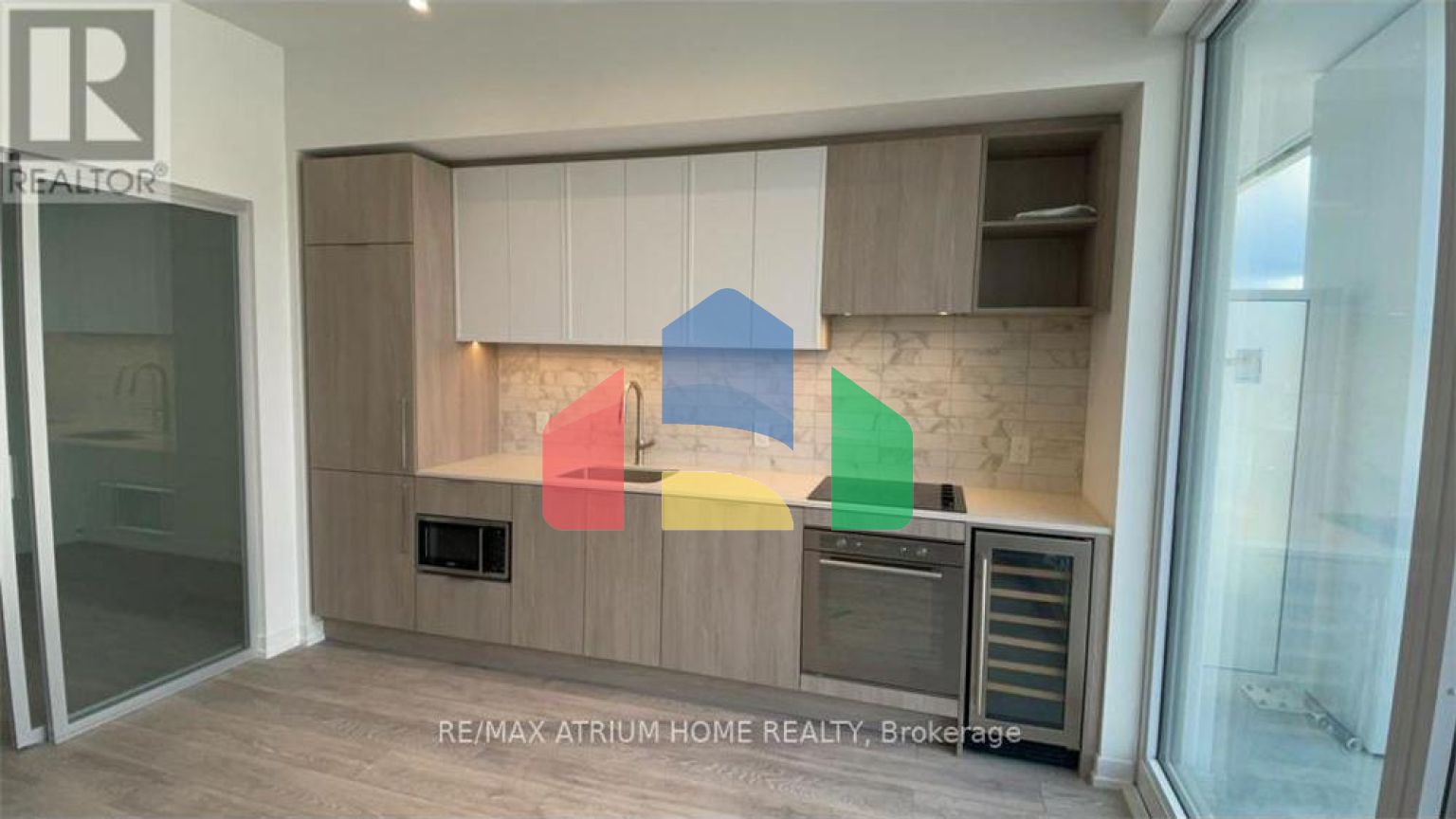 Residential - Single Family Home - Toronto, Canada - Canada