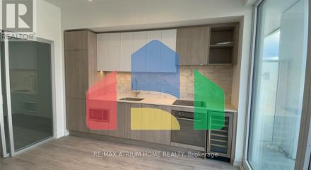 Residential - Single Family Home - Toronto, Canada - Canada