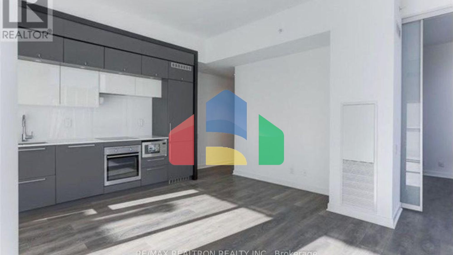 Residential - Single Family Home - Toronto, Canada - Canada