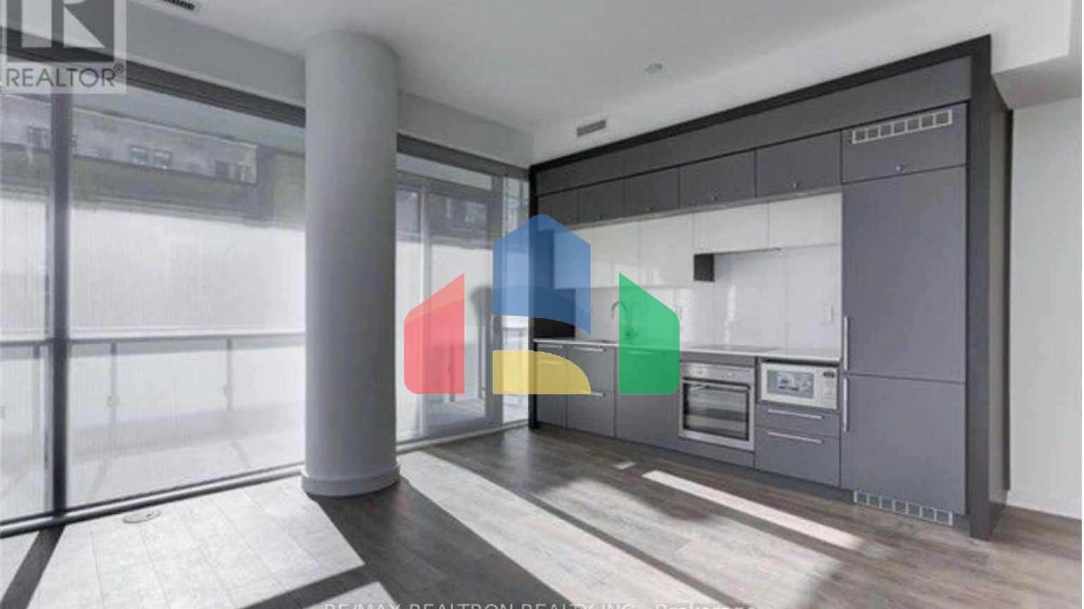 Residential - Single Family Home - Toronto, Canada - Canada