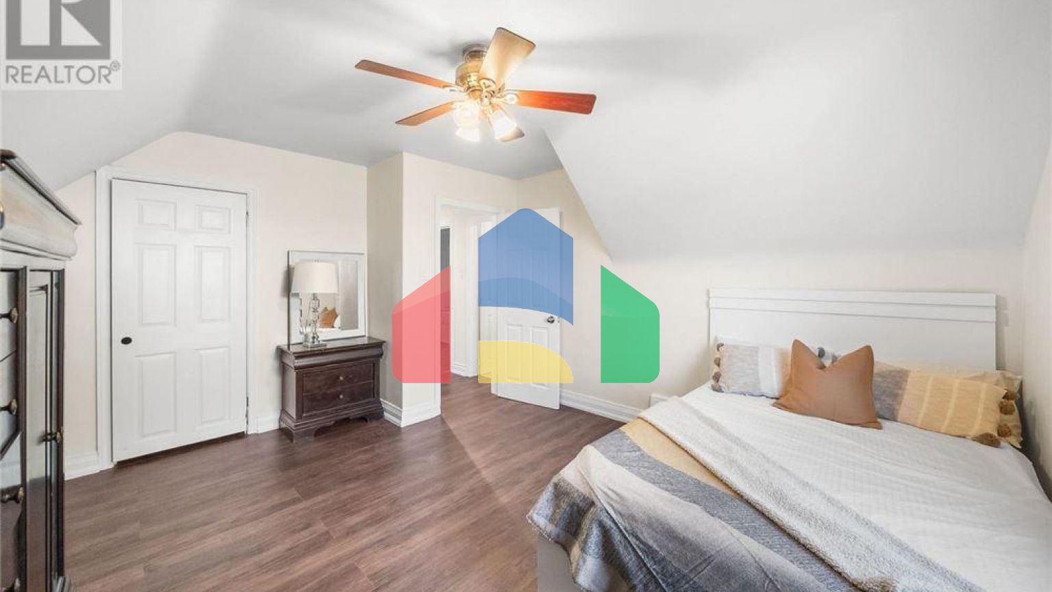 Residential - Single Family Home - Toronto, Canada - Canada