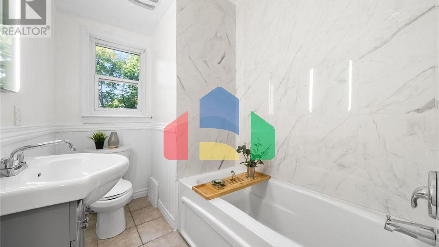 Residential - Single Family Home - Toronto, Canada - Canada