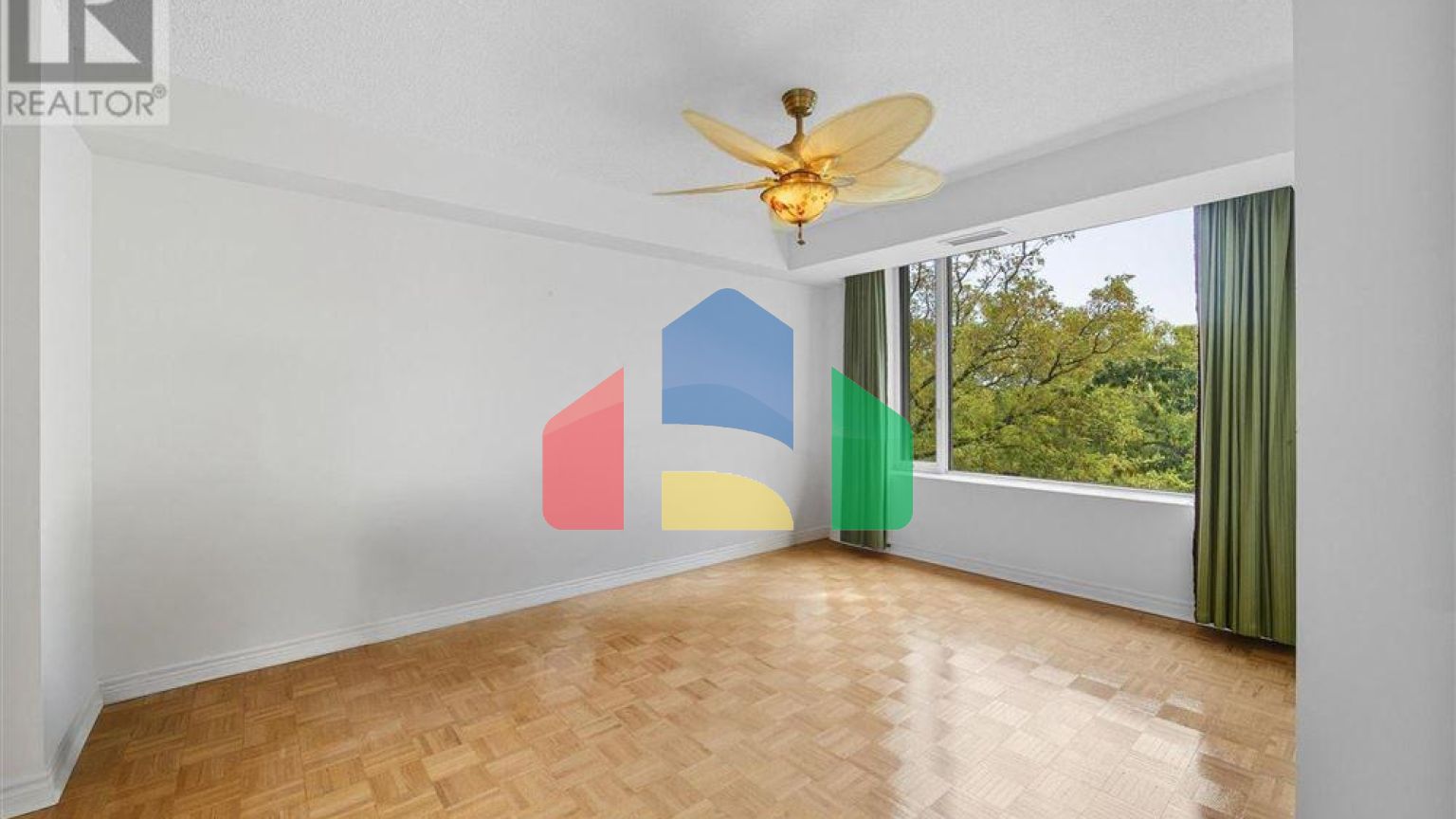 Residential - Single Family Home - Toronto, Canada - Canada