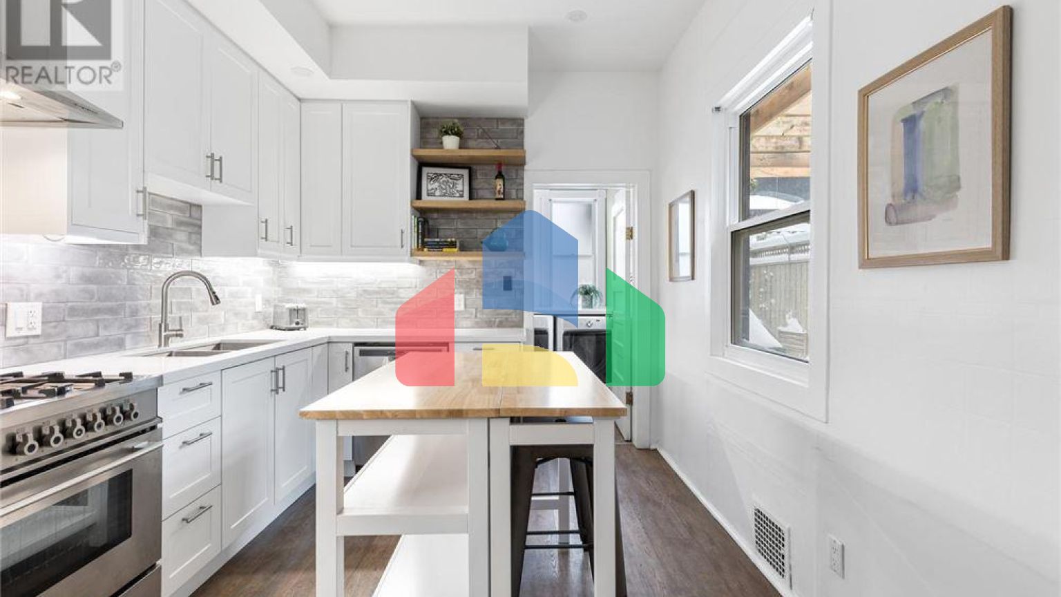 Residential - Single Family Home - Toronto, Canada - Canada