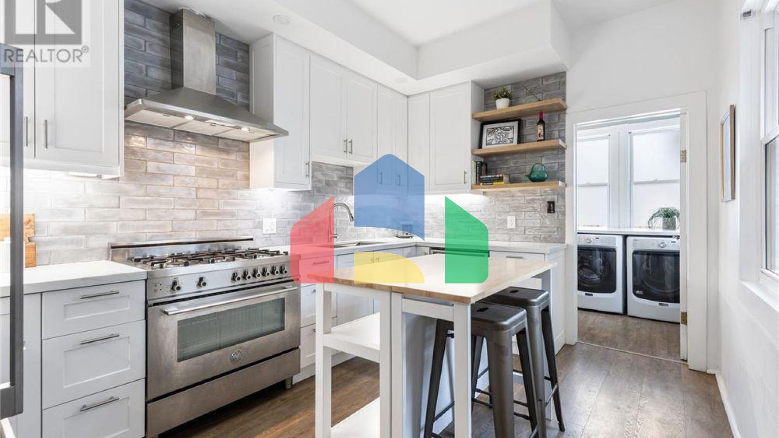 Residential - Single Family Home - Toronto, Canada - Canada