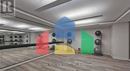 Residential - Single Family Home - Toronto, Canada - Canada