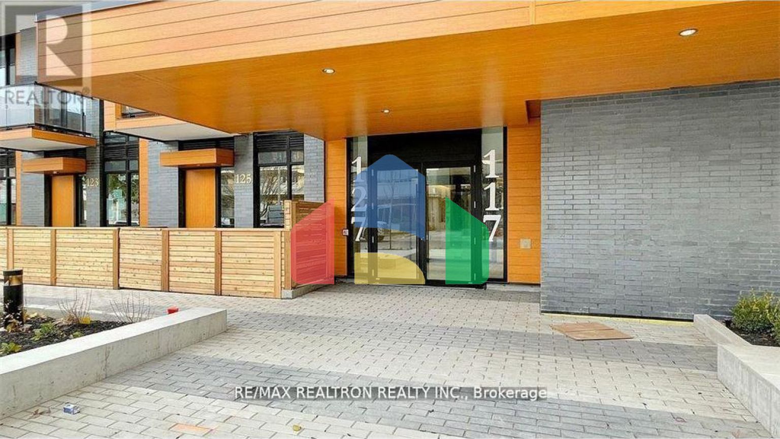 Residential - Single Family Home - Toronto, Canada - Canada