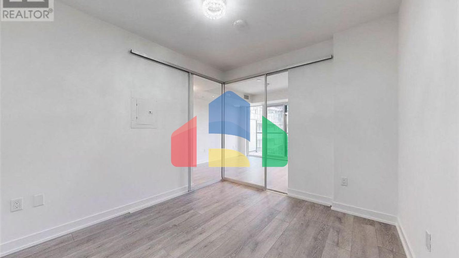 Residential - Single Family Home - Toronto, Canada - Canada