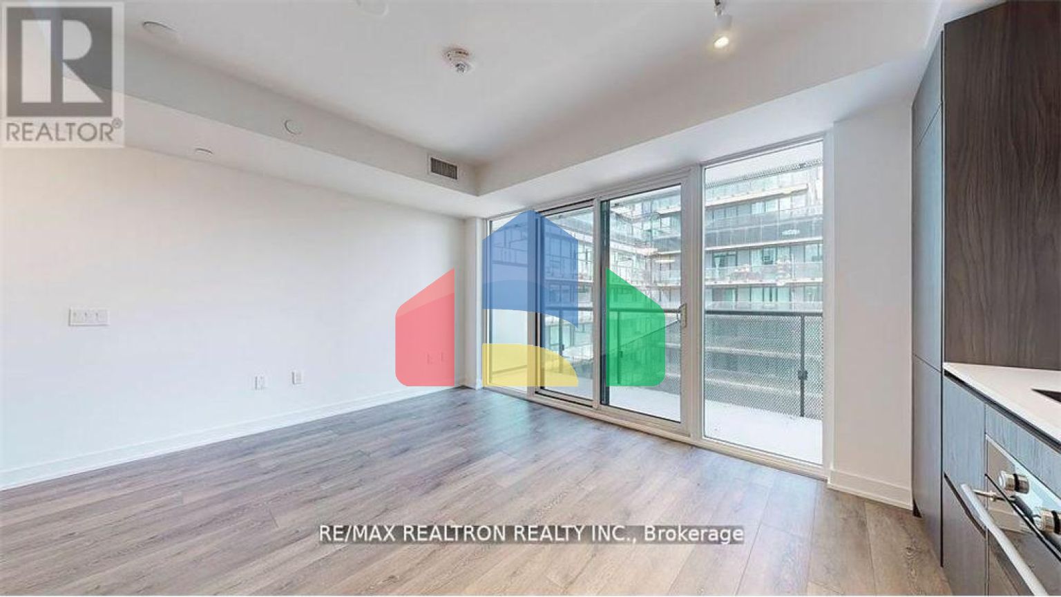 Residential - Single Family Home - Toronto, Canada - Canada