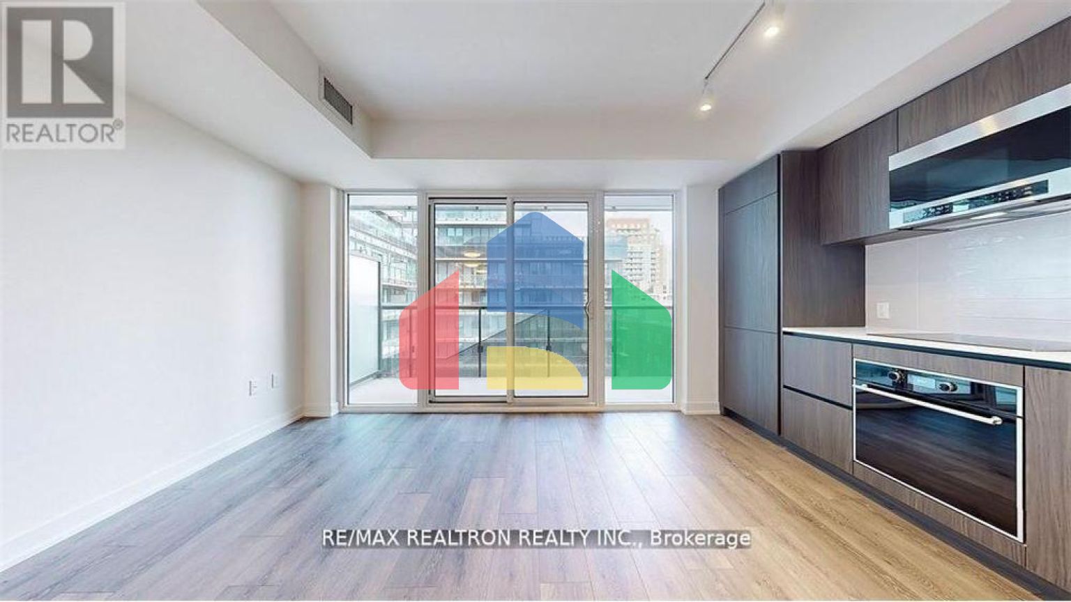 Residential - Single Family Home - Toronto, Canada - Canada