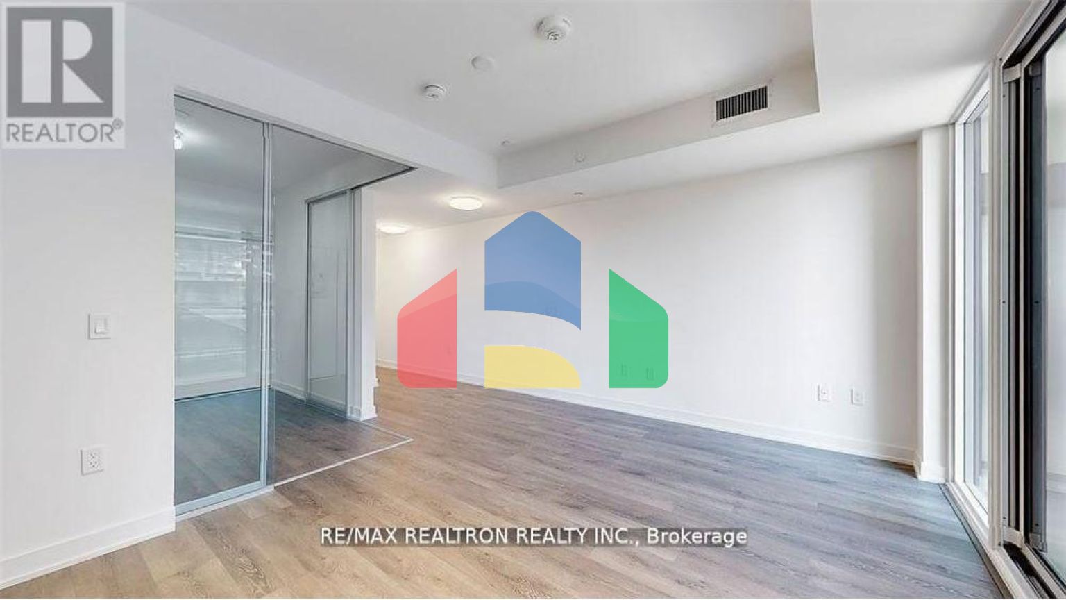 Residential - Single Family Home - Toronto, Canada - Canada