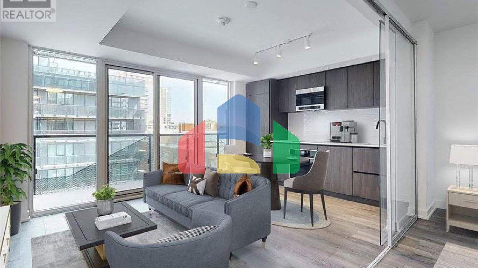 Residential - Single Family Home - Toronto, Canada - Canada