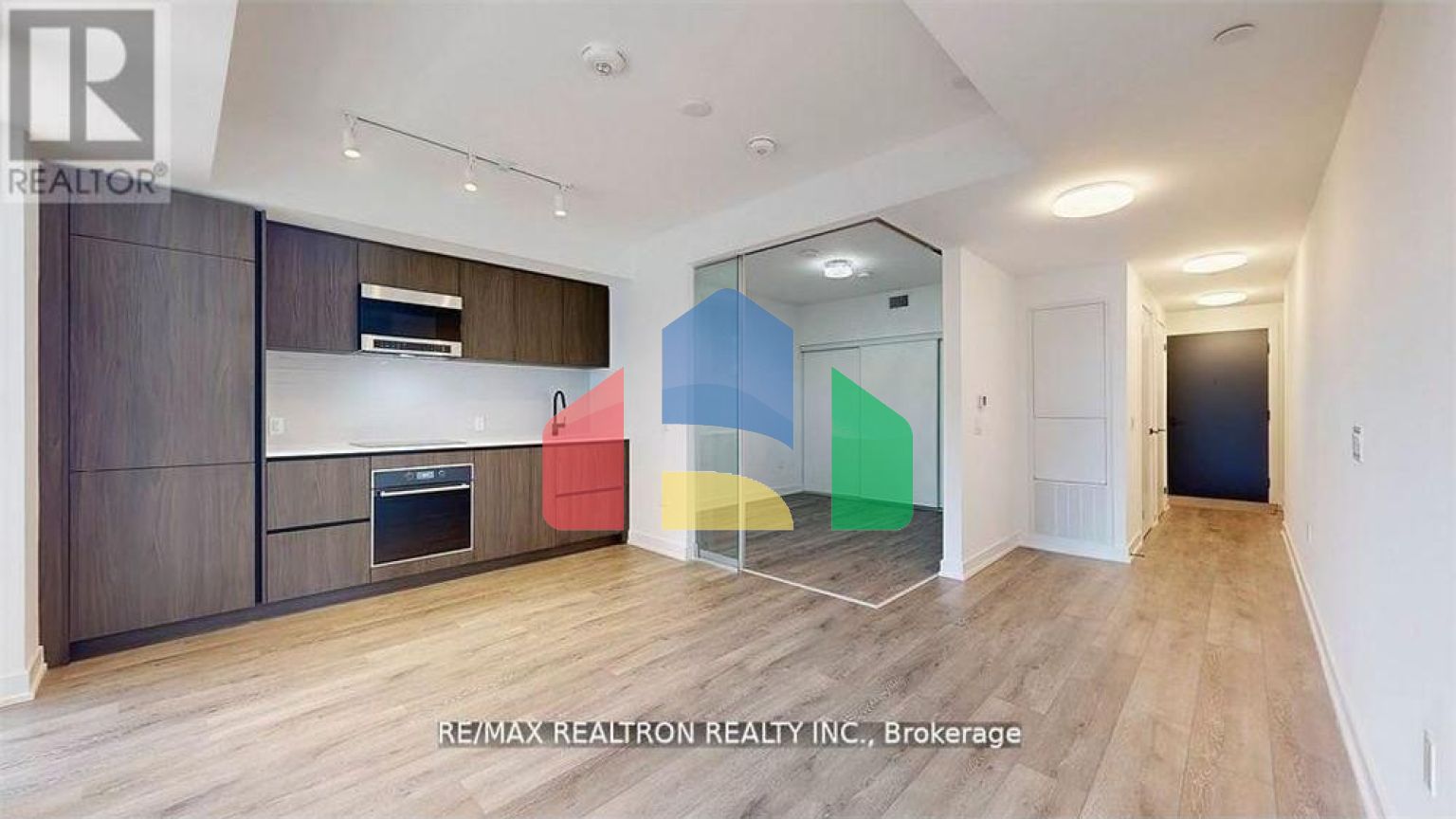 Residential - Single Family Home - Toronto, Canada - Canada