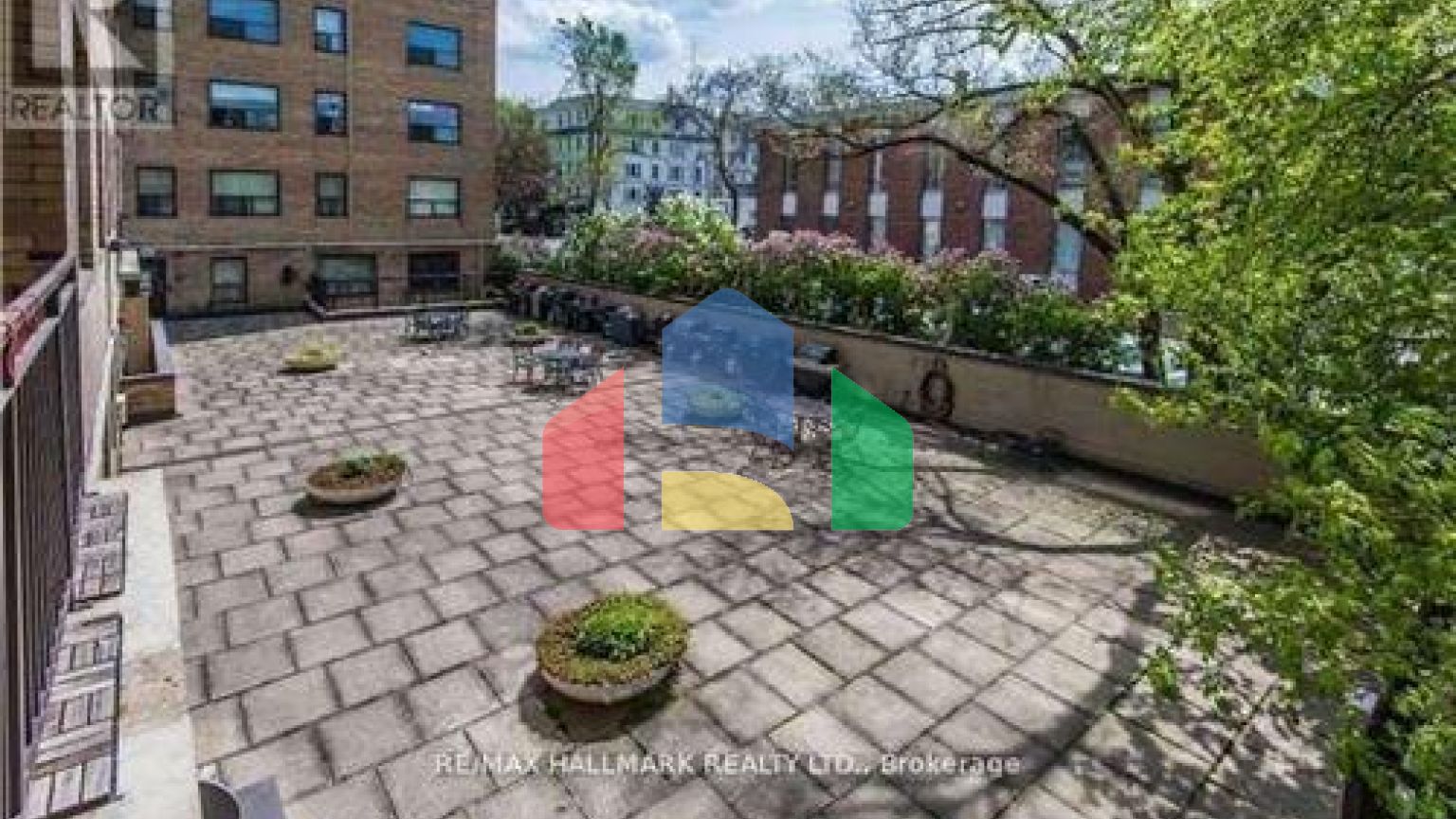 Residential - Single Family Home - Toronto, Canada - Canada