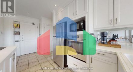 Residential - Single Family Home - Toronto, Canada - Canada