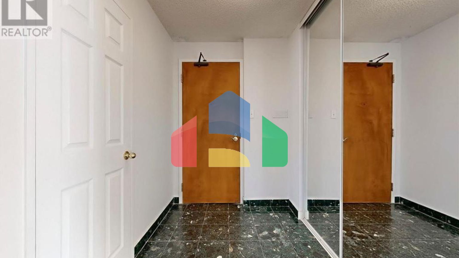 Residential - Condo/Apartment - Toronto, Canada - Canada