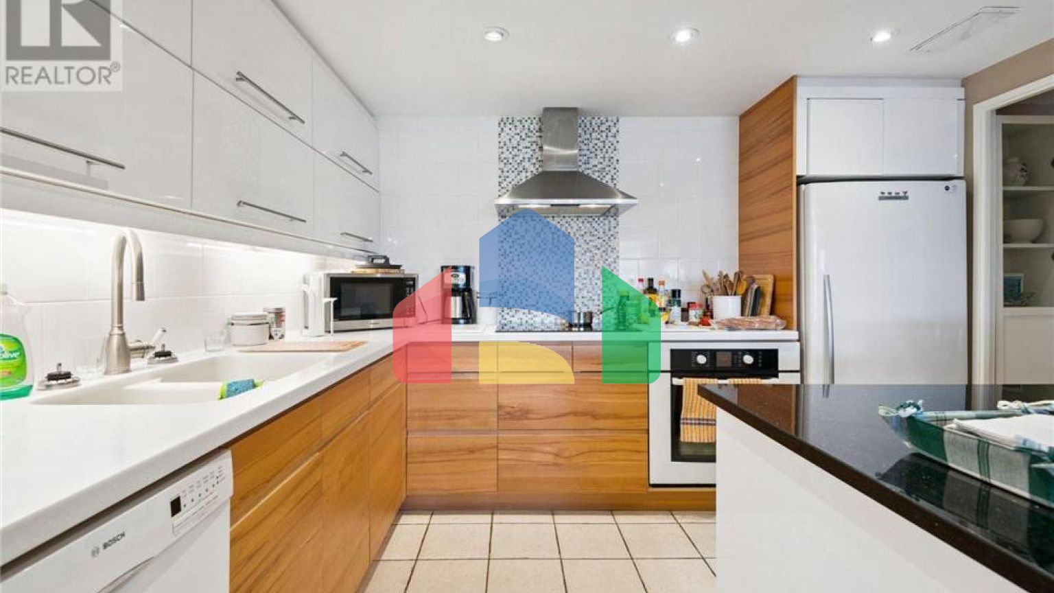 Residential - Single Family Home - Toronto, Canada - Canada