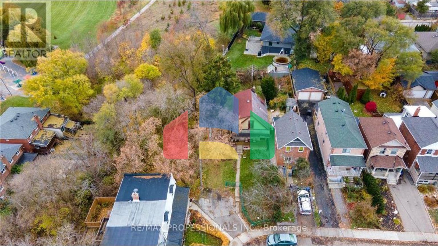 Residential - Single Family Home - Toronto, Canada - Canada