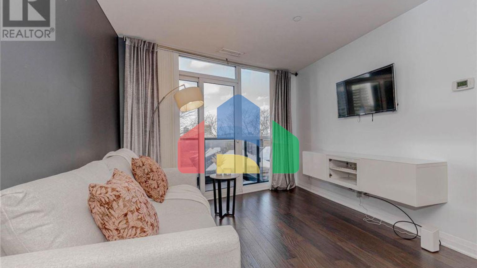 Residential - Condo/Apartment - Toronto, Canada - Canada