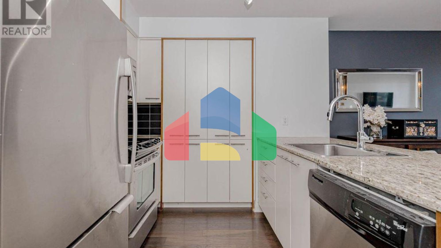 Residential - Condo/Apartment - Toronto, Canada - Canada