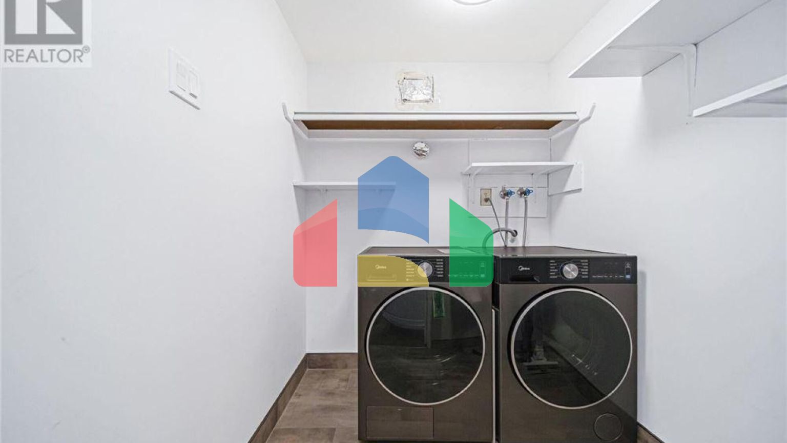 Residential - Single Family Home - Toronto, Canada - Canada