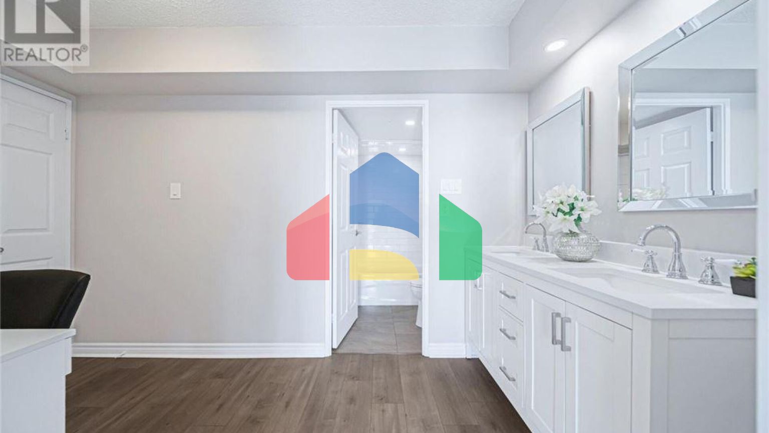 Residential - Single Family Home - Toronto, Canada - Canada