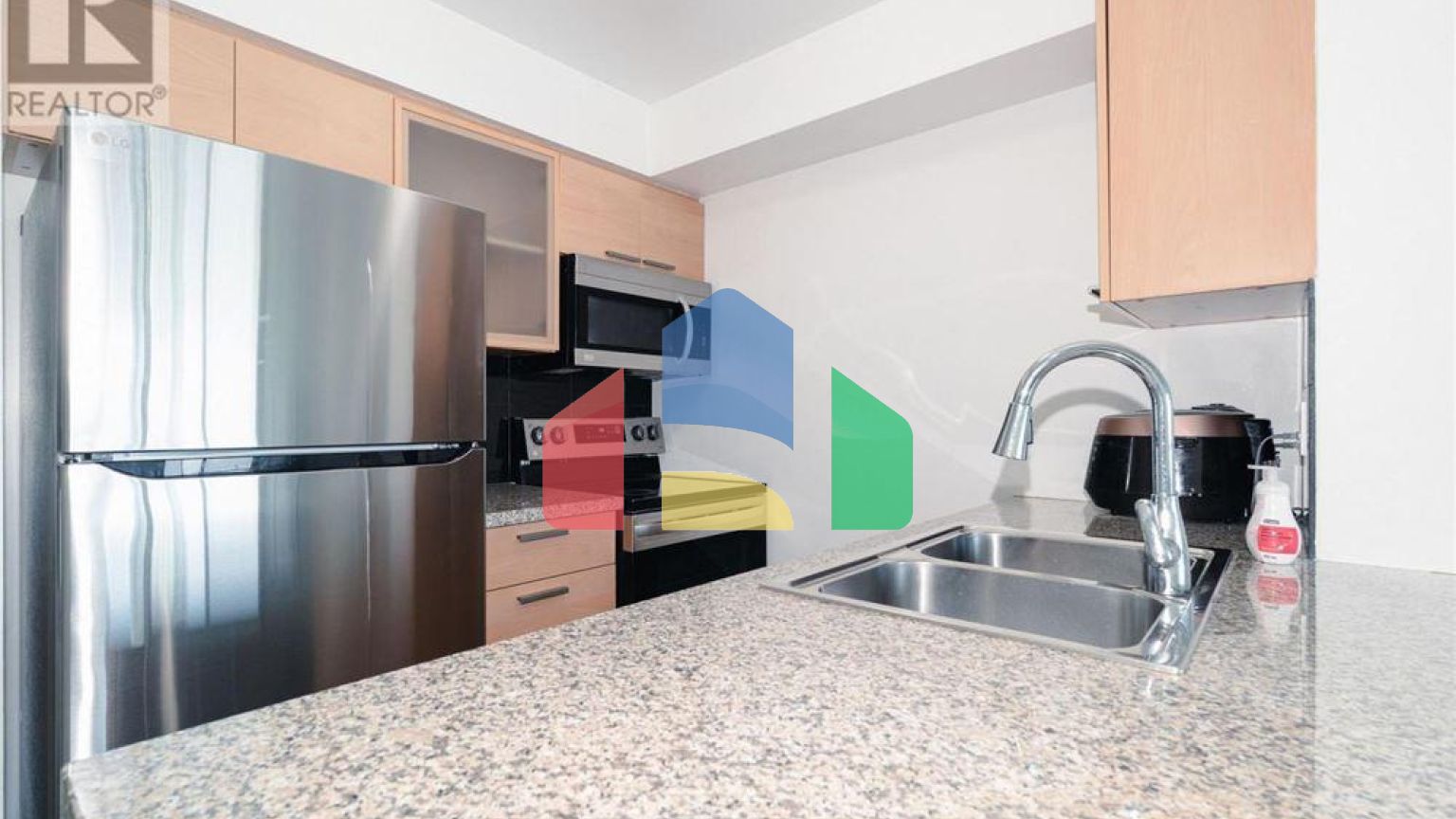 Residential - Single Family Home - Toronto, Canada - Canada