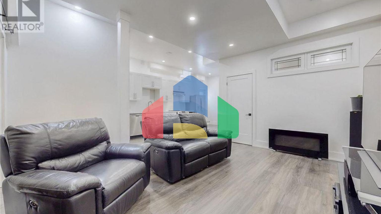 Residential - Single Family Home - Toronto, Canada - Canada