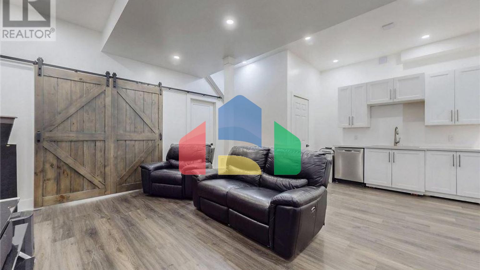 Residential - Single Family Home - Toronto, Canada - Canada