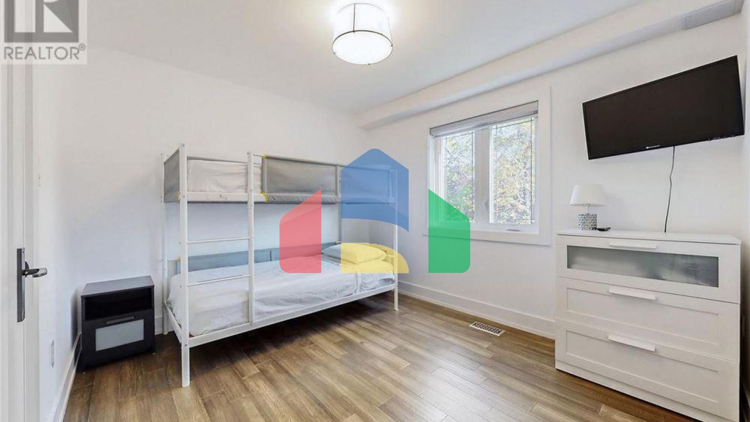 Residential - Single Family Home - Toronto, Canada - Canada