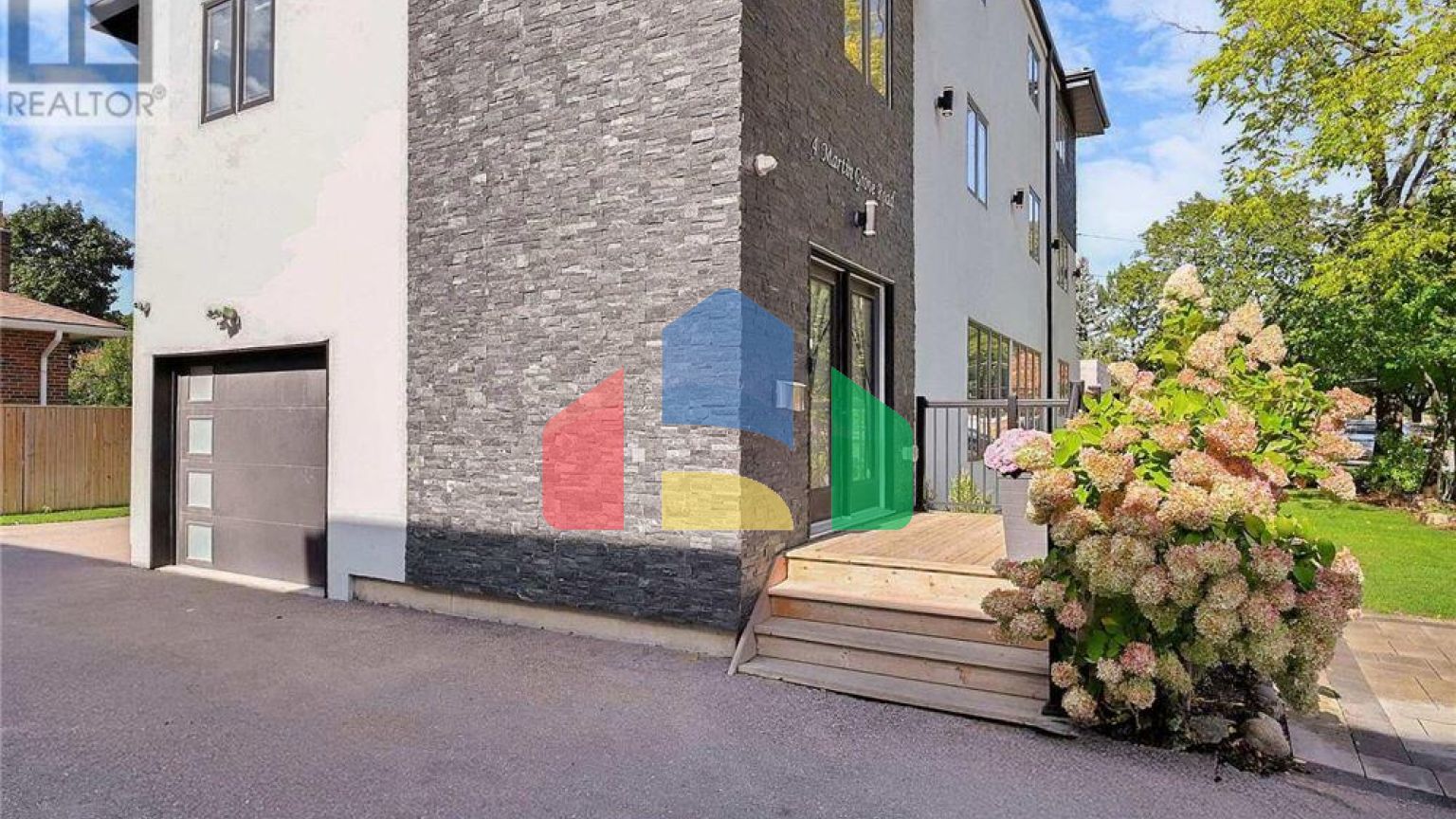 Residential - Single Family Home - Toronto, Canada - Canada