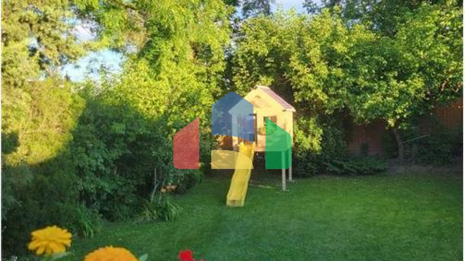 Residential - Single Family Home - Toronto, Canada - Canada