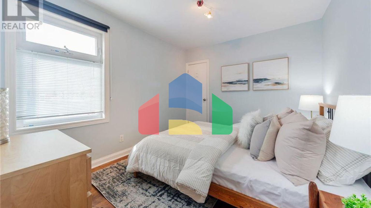 Residential - Single Family Home - Toronto, Canada - Canada