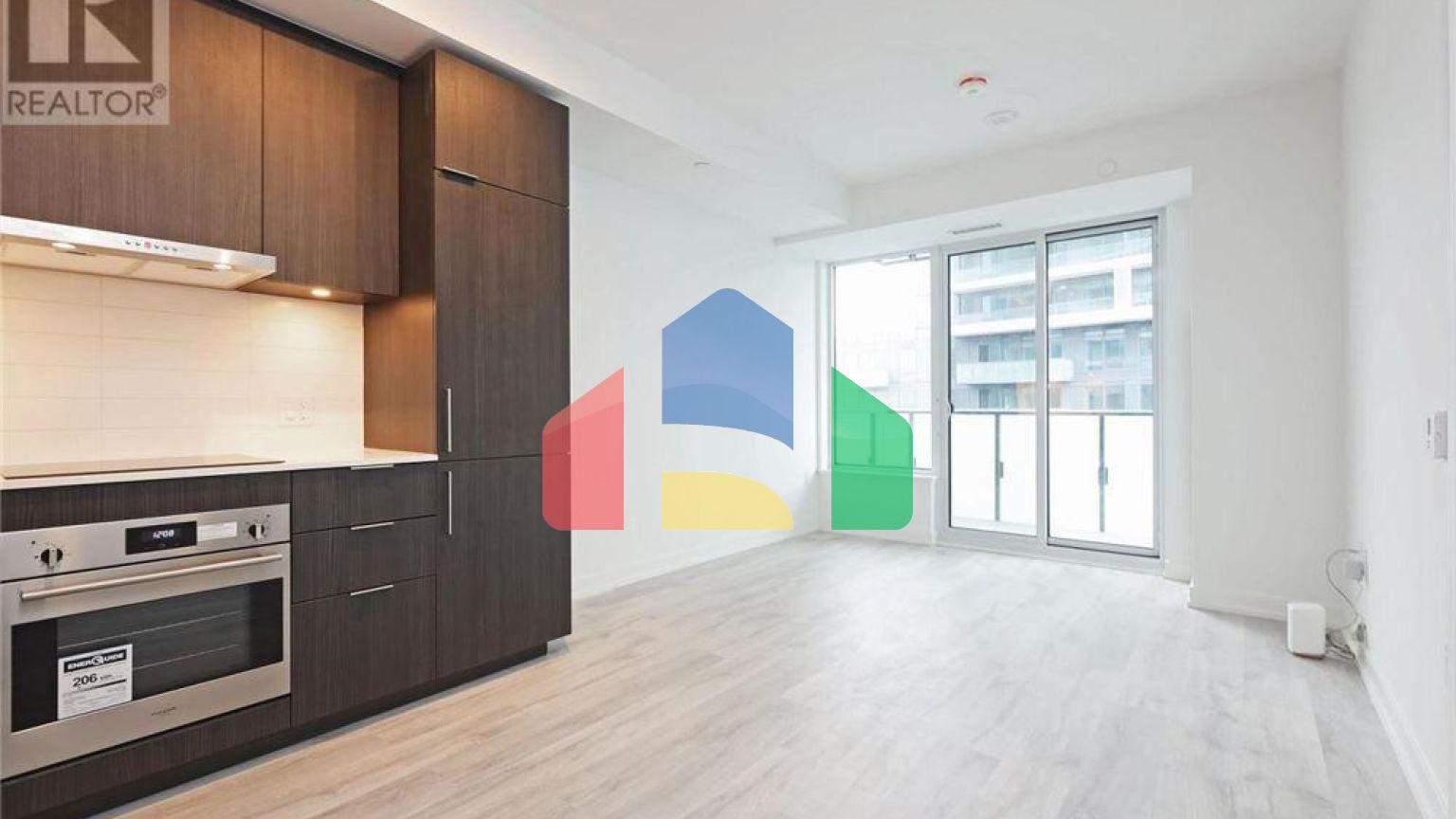 Residential - Single Family Home - Toronto, Canada - Canada