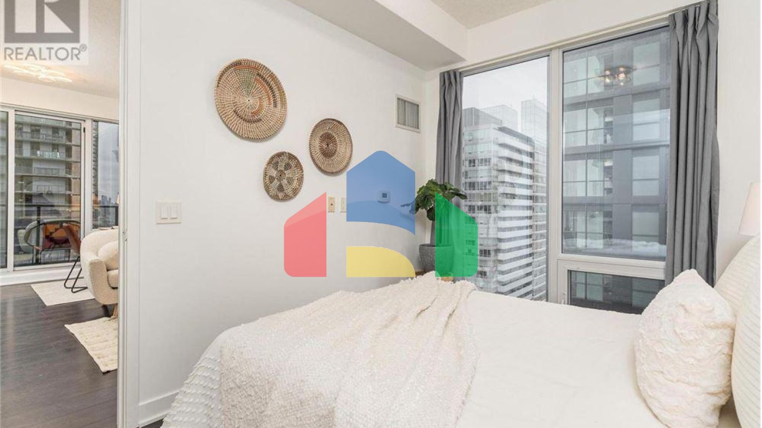 Residential - Condo/Apartment - Toronto, Canada - Canada