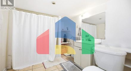 Residential - Single Family Home - Toronto, Canada - Canada