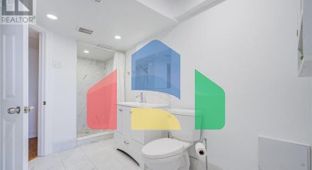 Residential - Single Family Home - Toronto, Canada - Canada