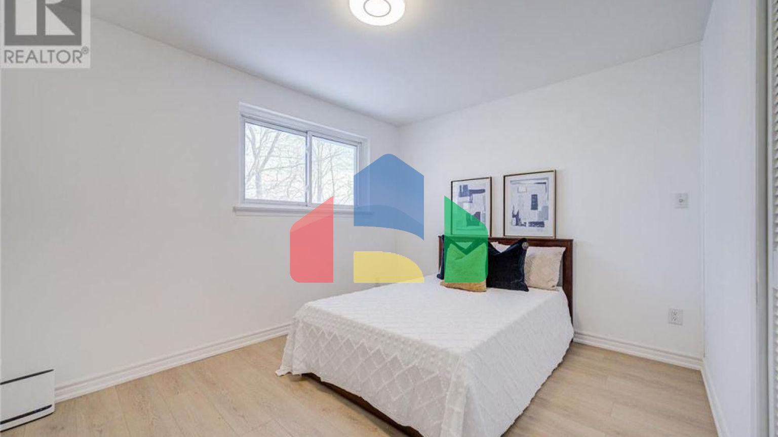 Residential - Single Family Home - Toronto, Canada - Canada