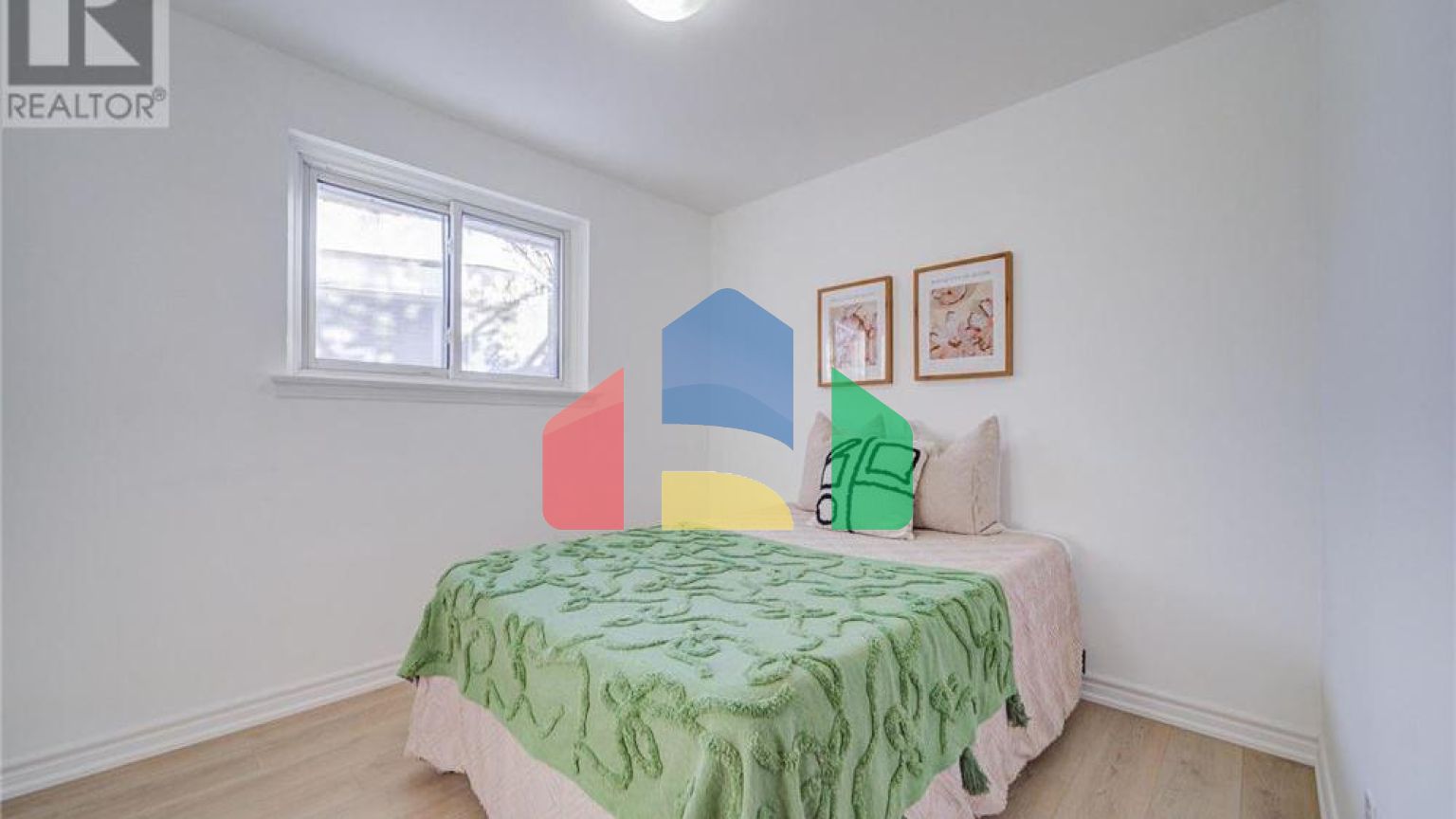 Residential - Single Family Home - Toronto, Canada - Canada