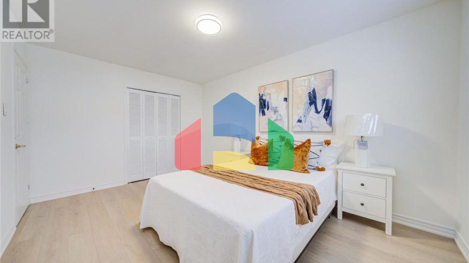 Residential - Single Family Home - Toronto, Canada - Canada