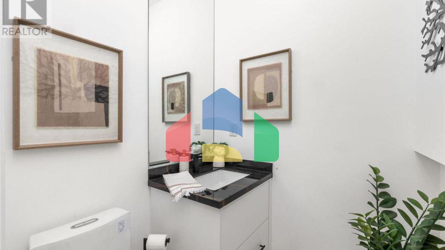 Residential - Single Family Home - Toronto, Canada - Canada