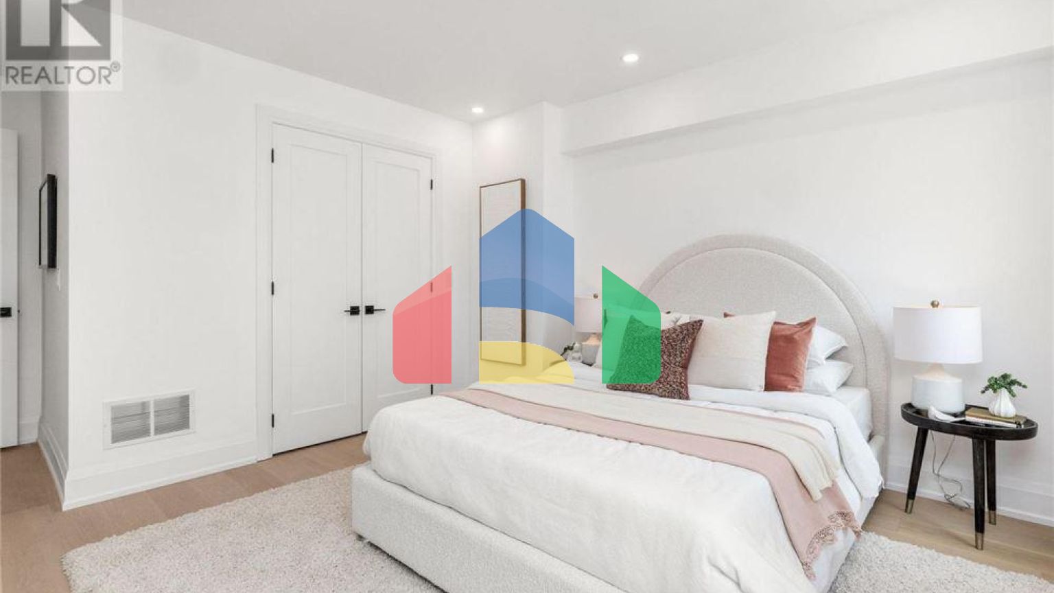 Residential - Single Family Home - Toronto, Canada - Canada