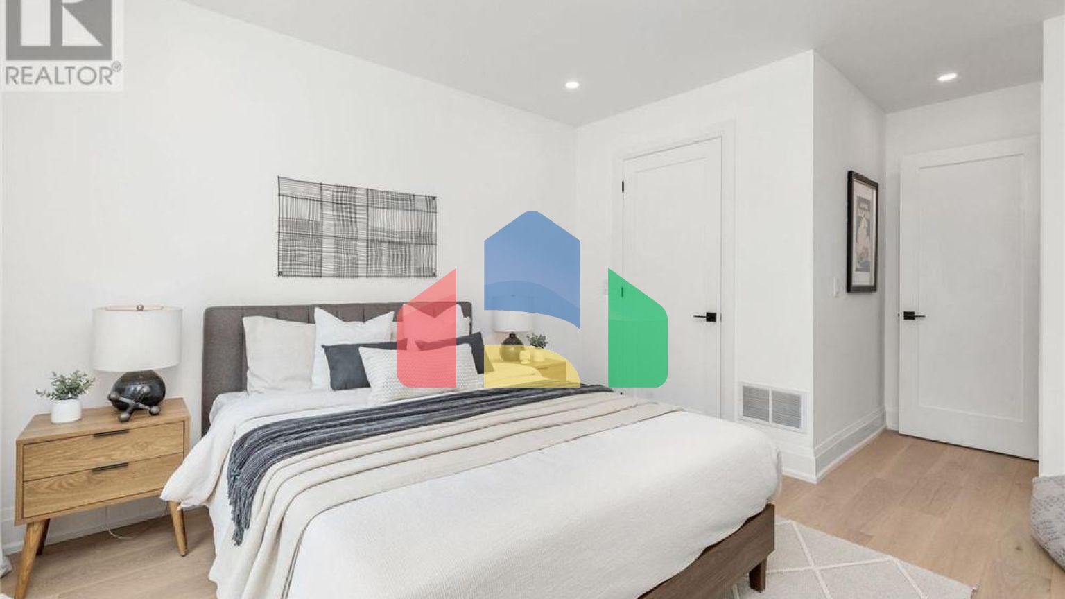 Residential - Single Family Home - Toronto, Canada - Canada