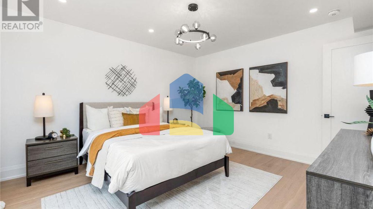 Residential - Single Family Home - Toronto, Canada - Canada