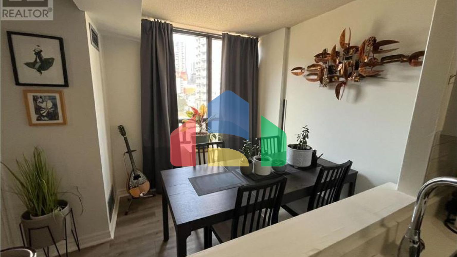 Residential - Condo/Apartment - Toronto, Canada - Canada