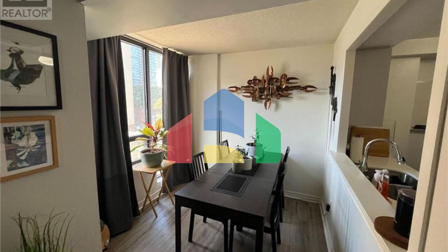 Residential - Condo/Apartment - Toronto, Canada - Canada