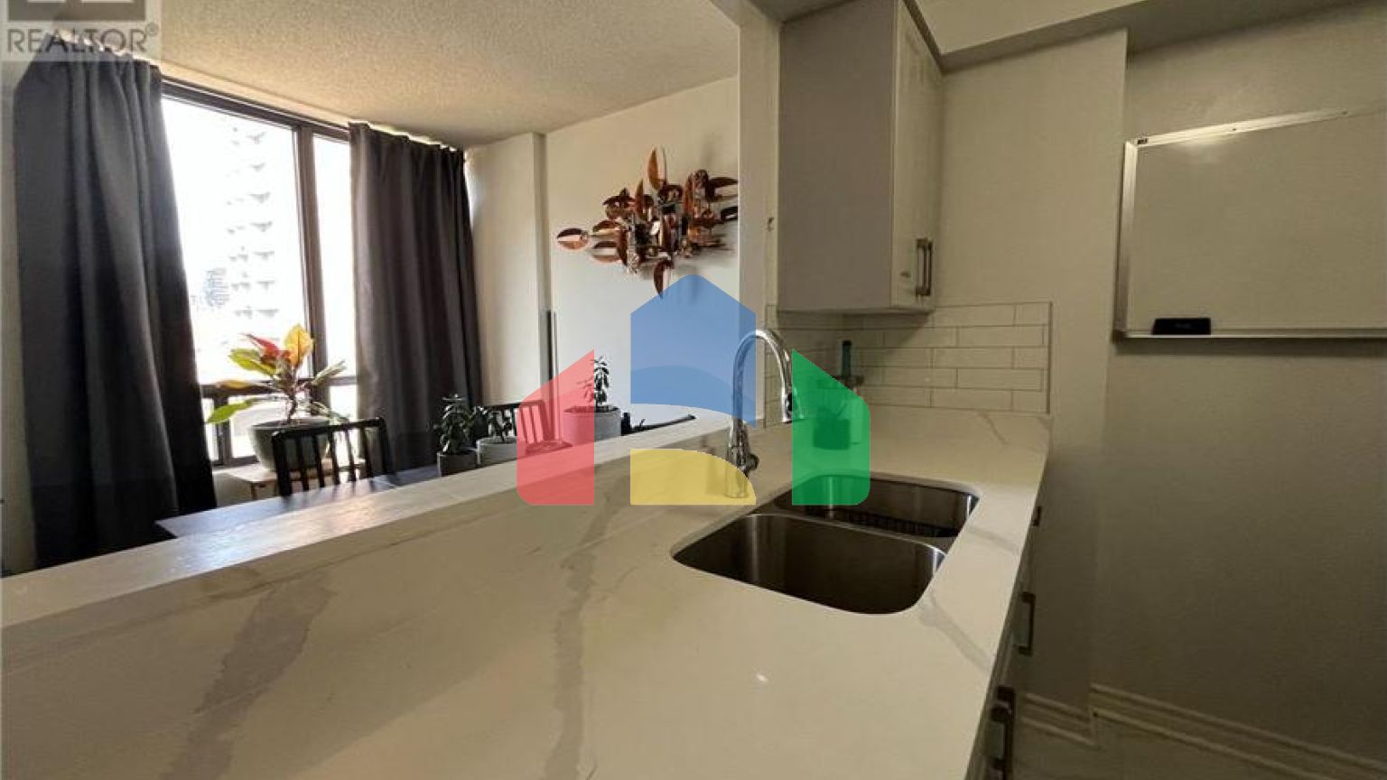 Residential - Condo/Apartment - Toronto, Canada - Canada