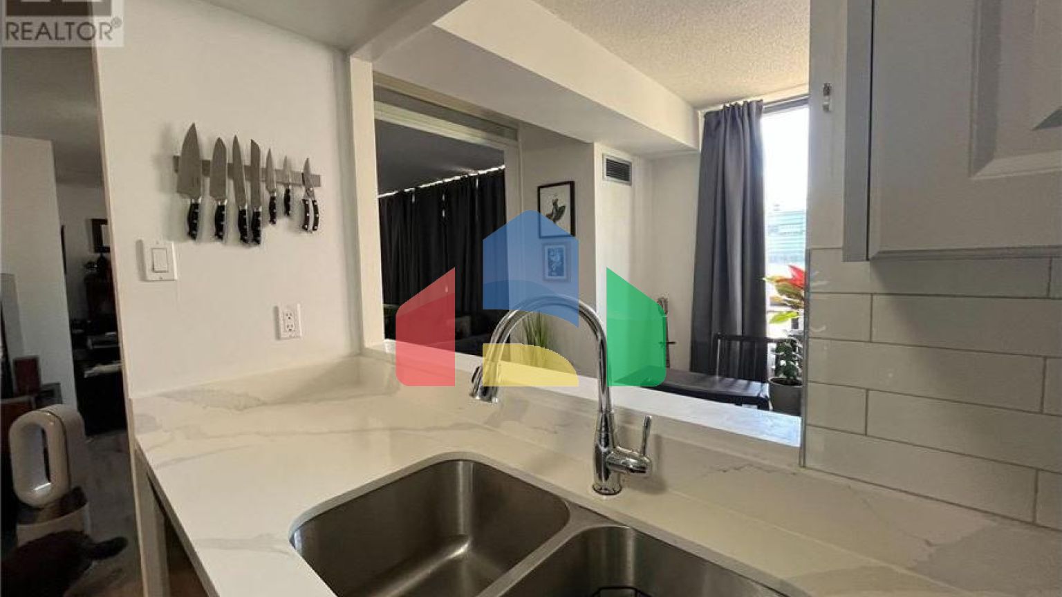 Residential - Condo/Apartment - Toronto, Canada - Canada