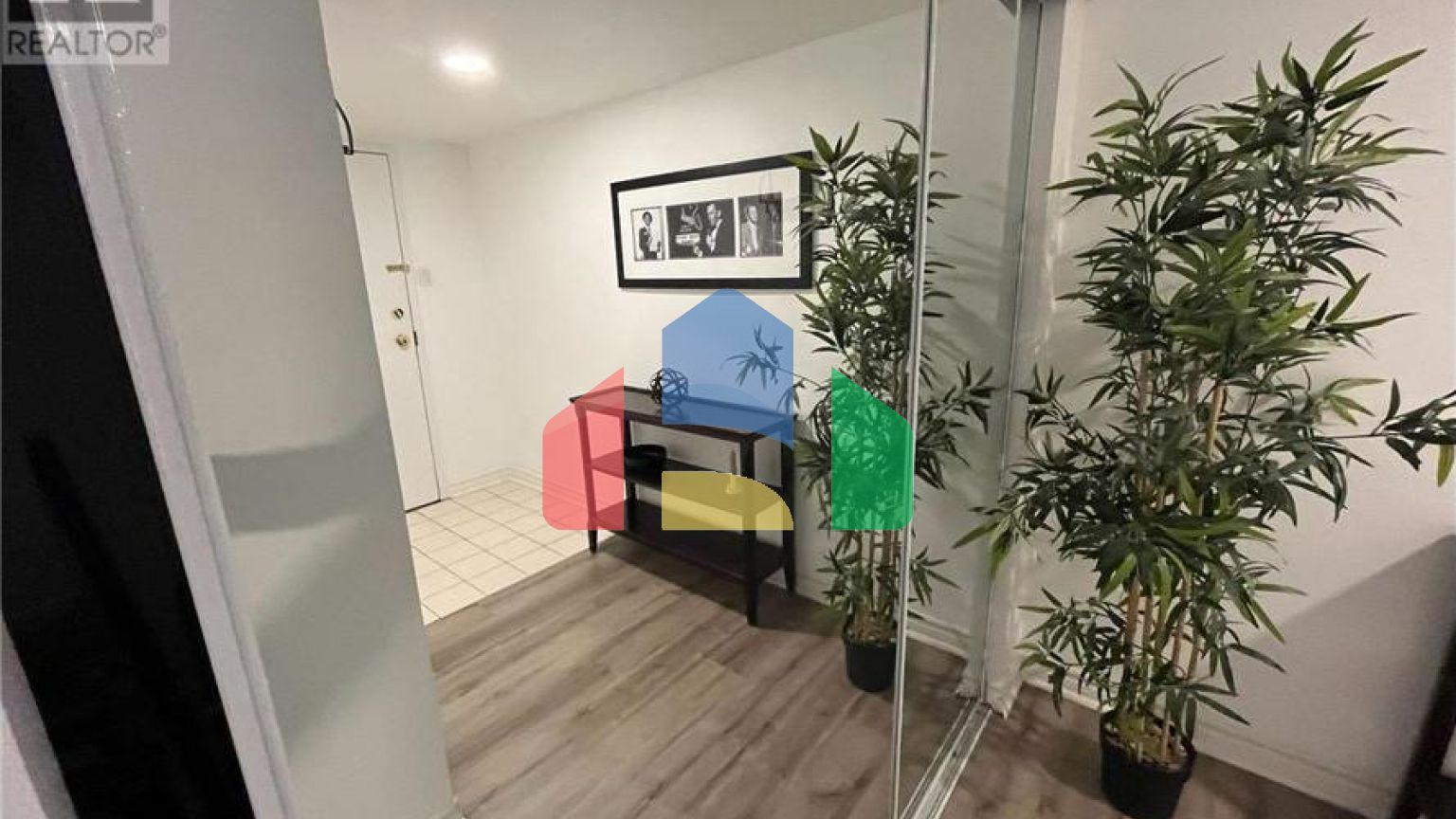 Residential - Condo/Apartment - Toronto, Canada - Canada